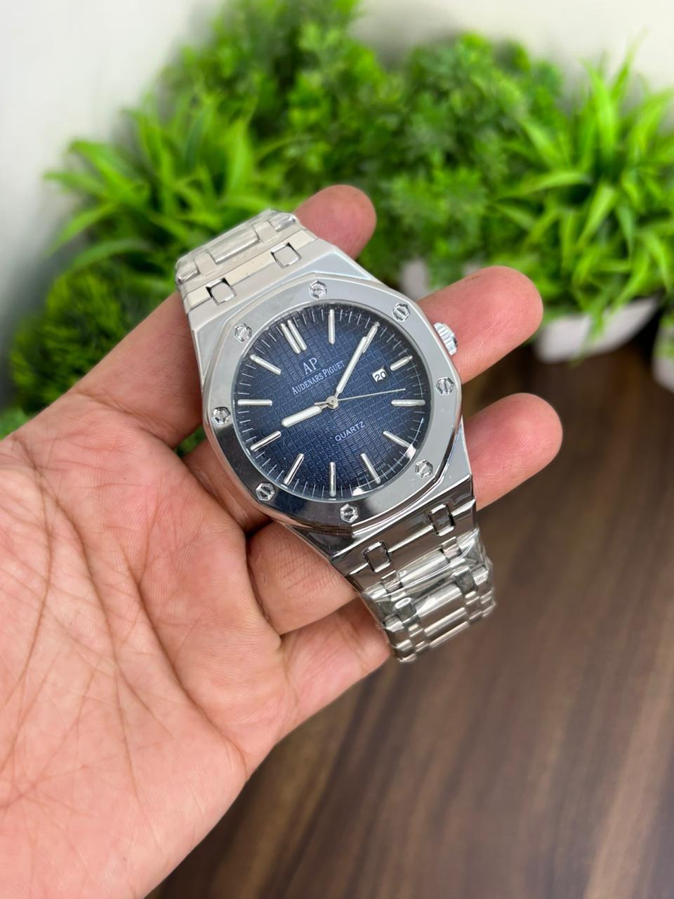 AP QUARTX BLUE WITH SILVER CHAIN