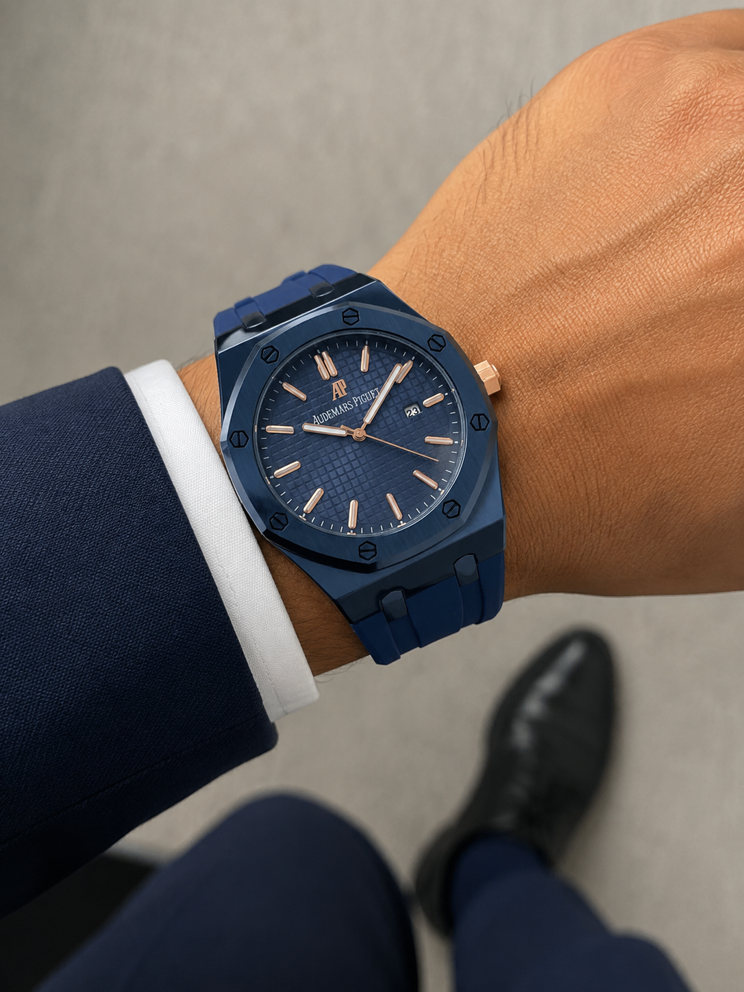 AP QUARTZ ALL BLUE SILICON STRAP