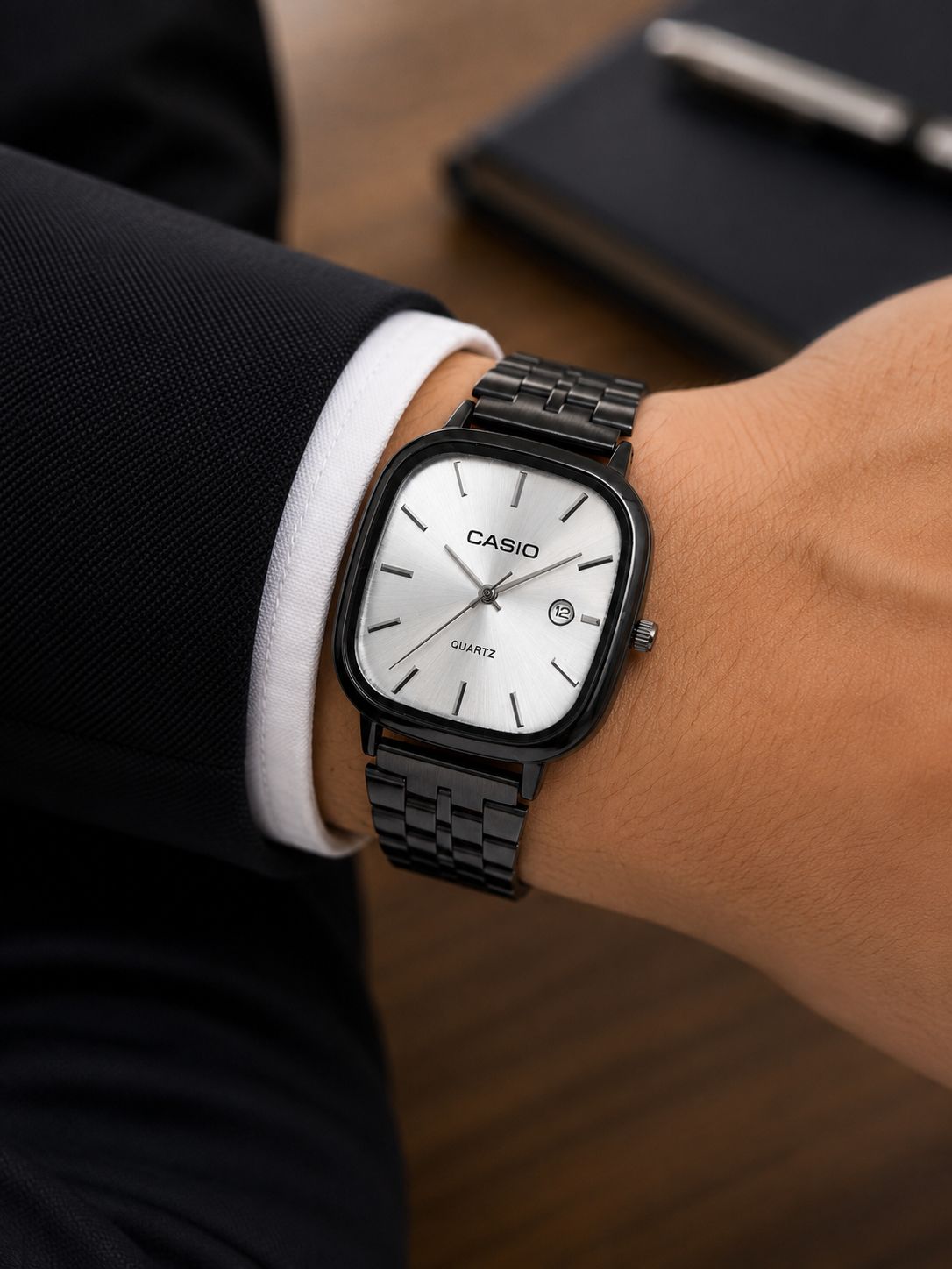 CASIO VINATGE WHITE WITH BLACK DIAL