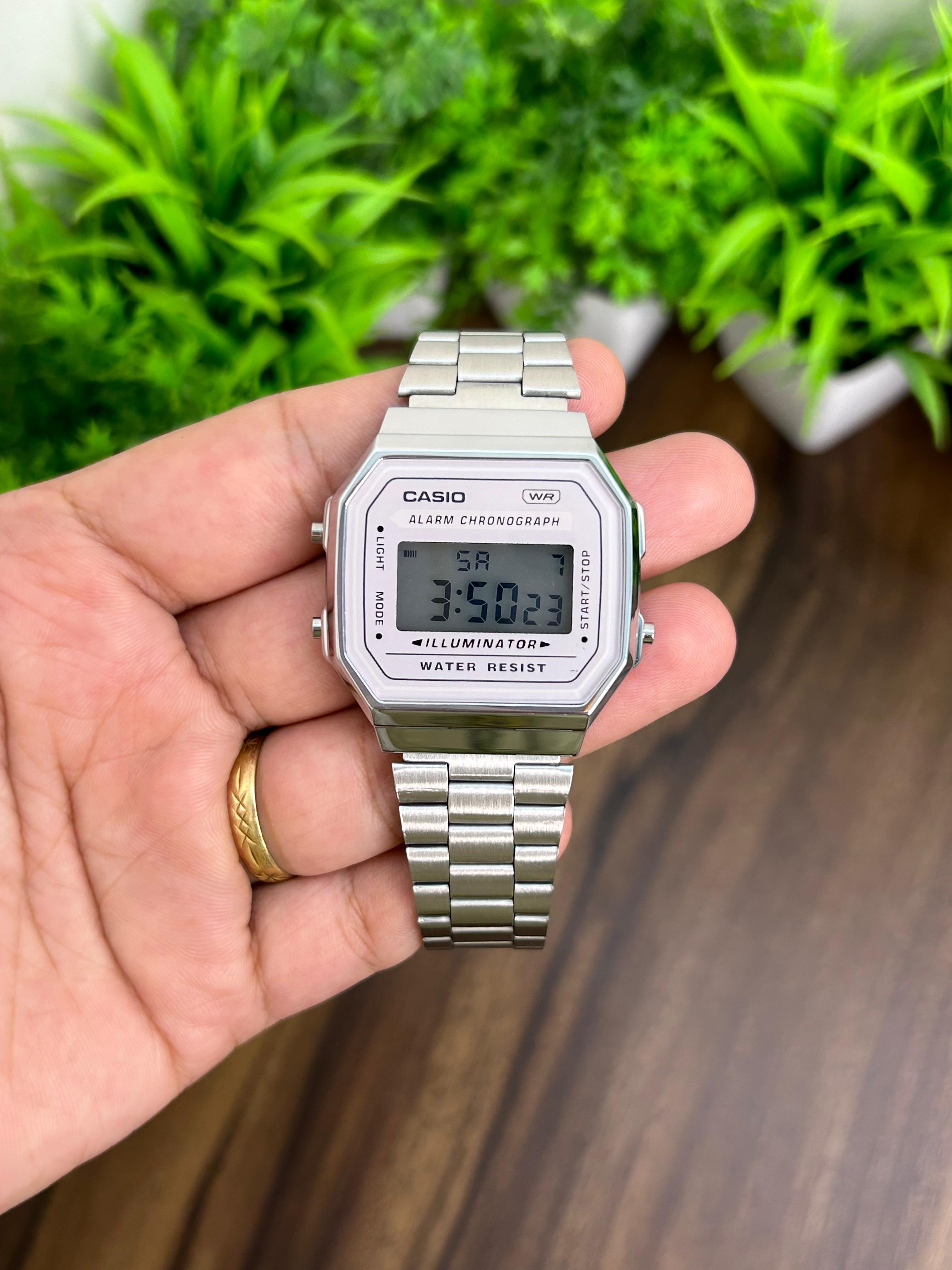 CASIO VINTAGE WHITE DIAL WITH SILVER