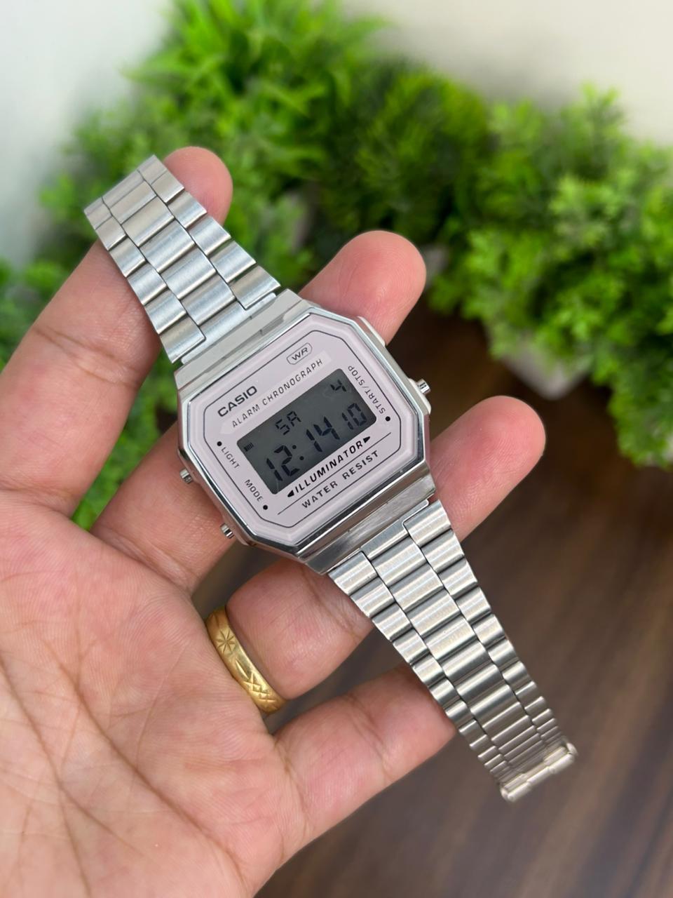 CASIO VINTAGE WHITE DIAL WITH SILVER