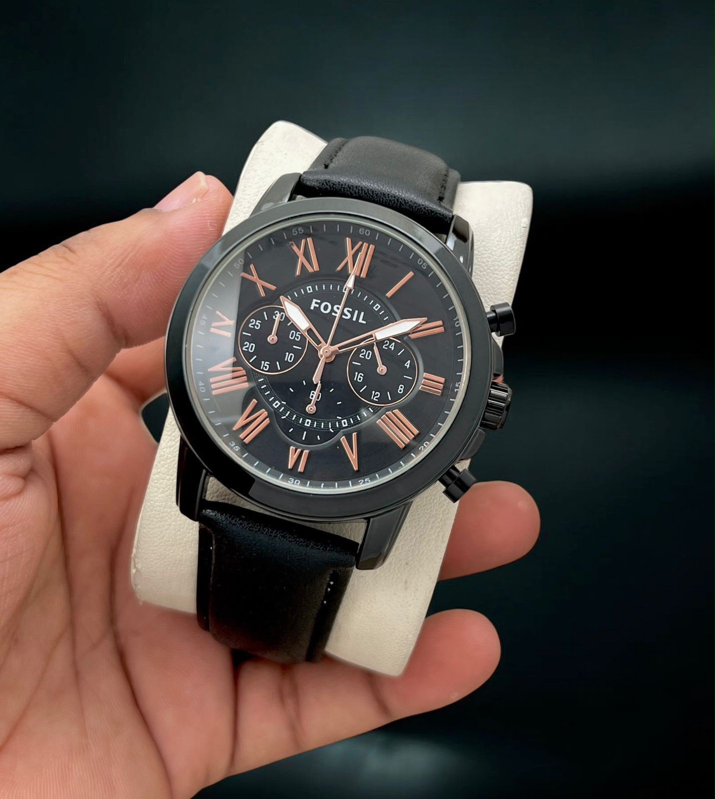 FOSSIL CHRONOGRAPH, BLACK DIAL WITH BLACK STRAP