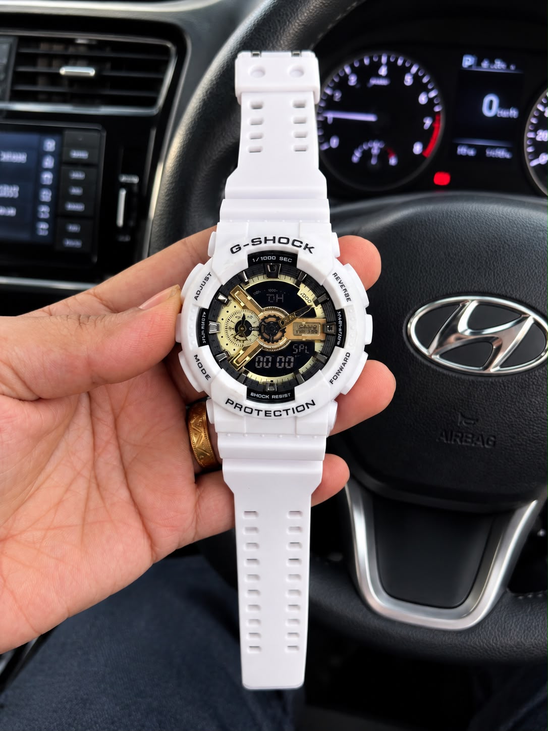 GSHOCK GA-110 WHITE-GOLD
