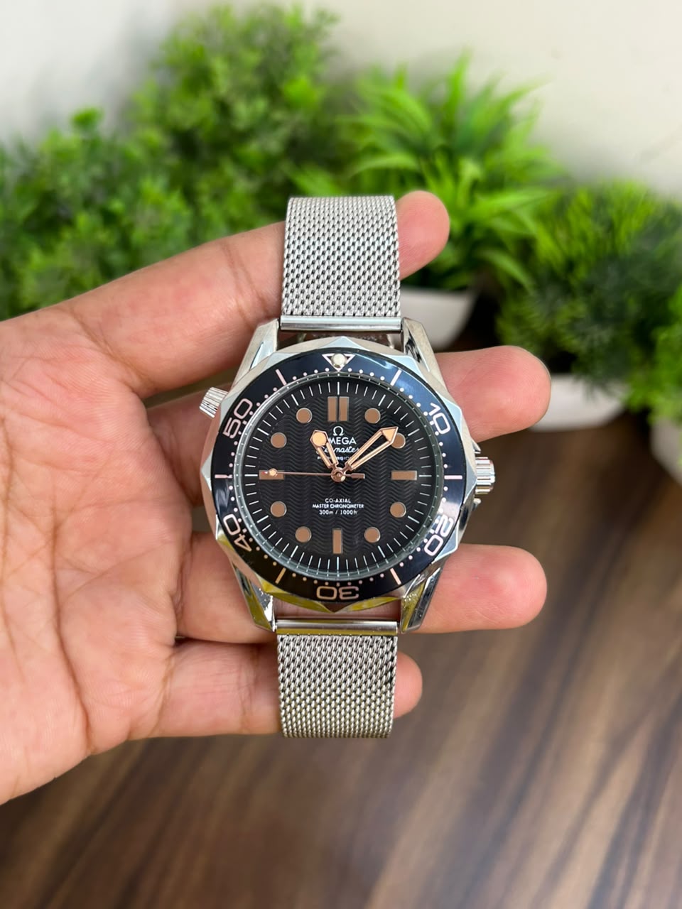 Omega Quartz, Black With Mess Chain