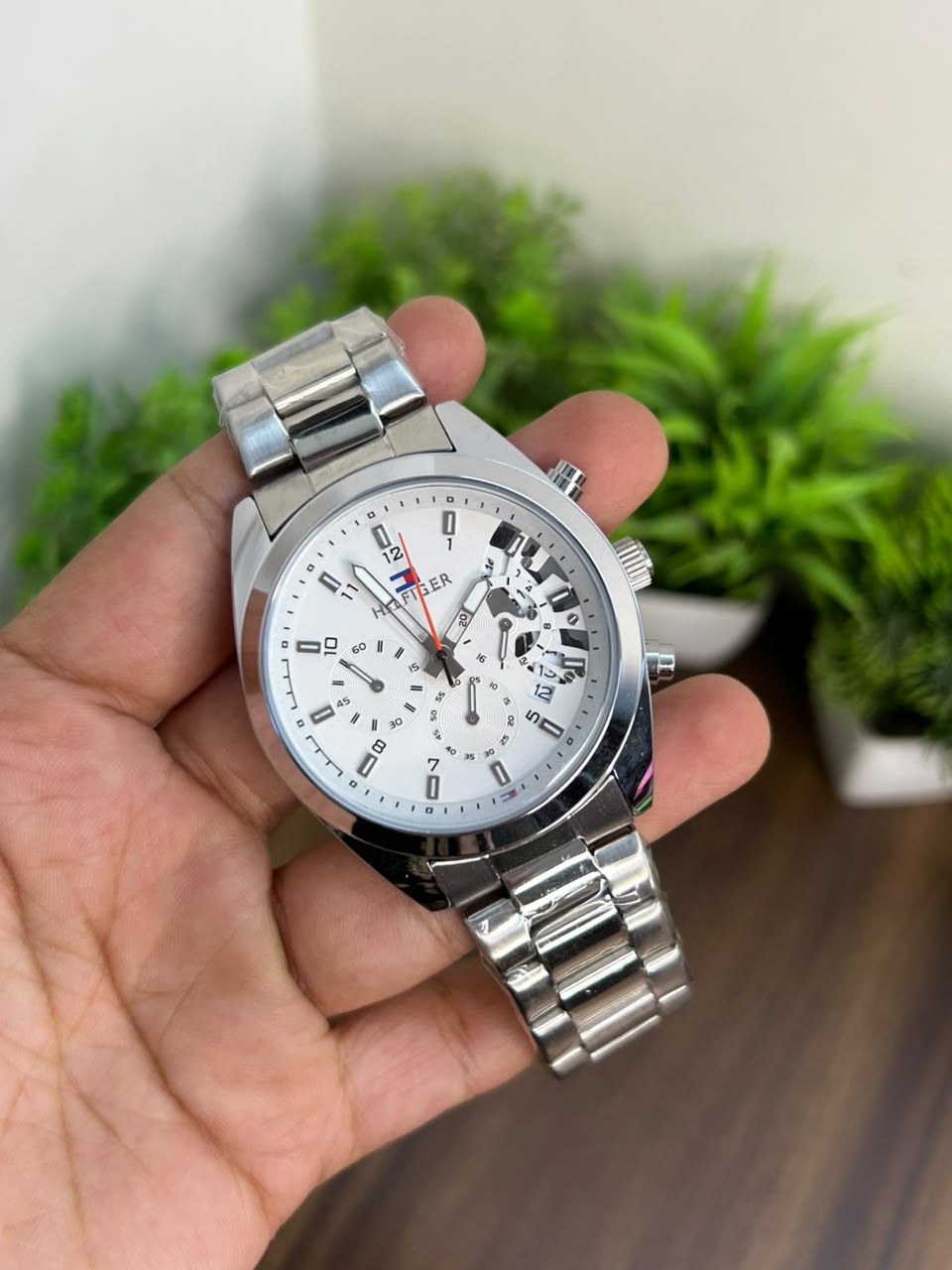 T-H CHRONOGRAPH, WHITE WITH SILVER CHAIN