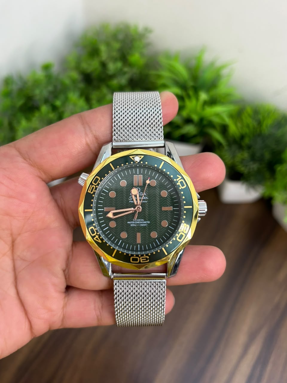 Omega Quartz, Gold With Mess Chain