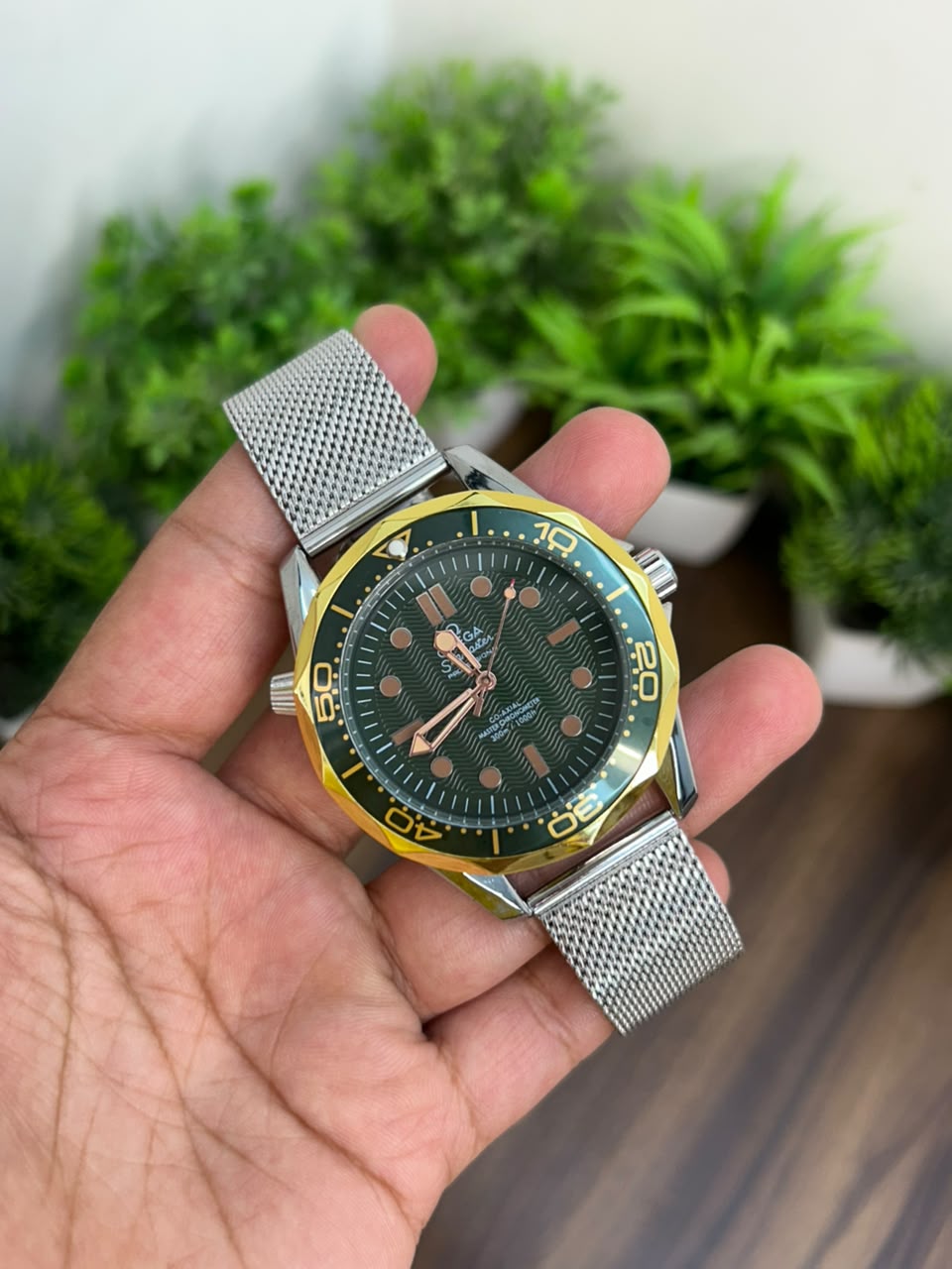 Omega Quartz, Gold With Mess Chain