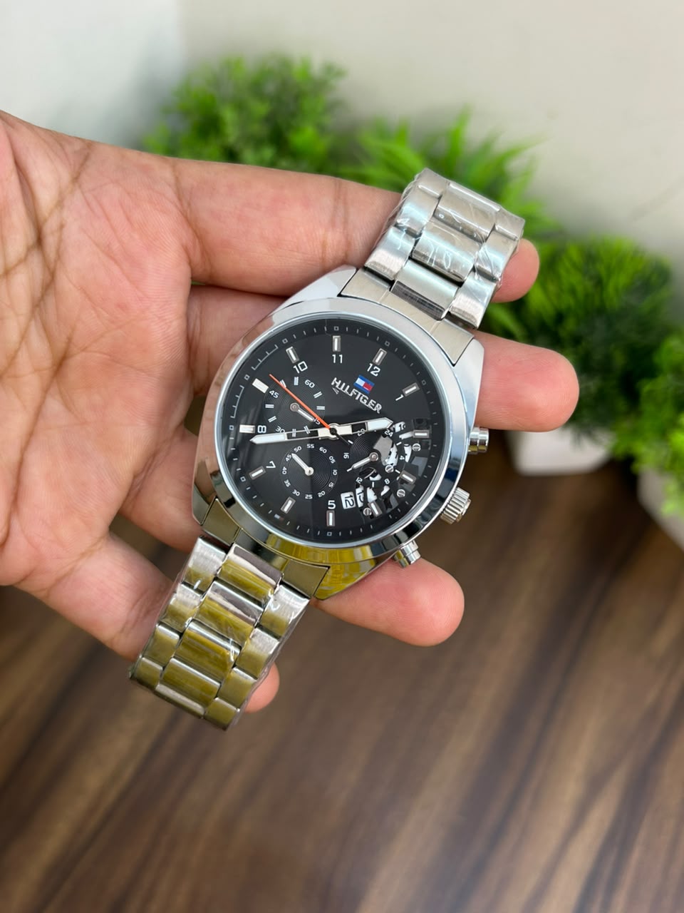 TOMMY CHRONOGRAPH, BLACK WITH SILVER CHAIN