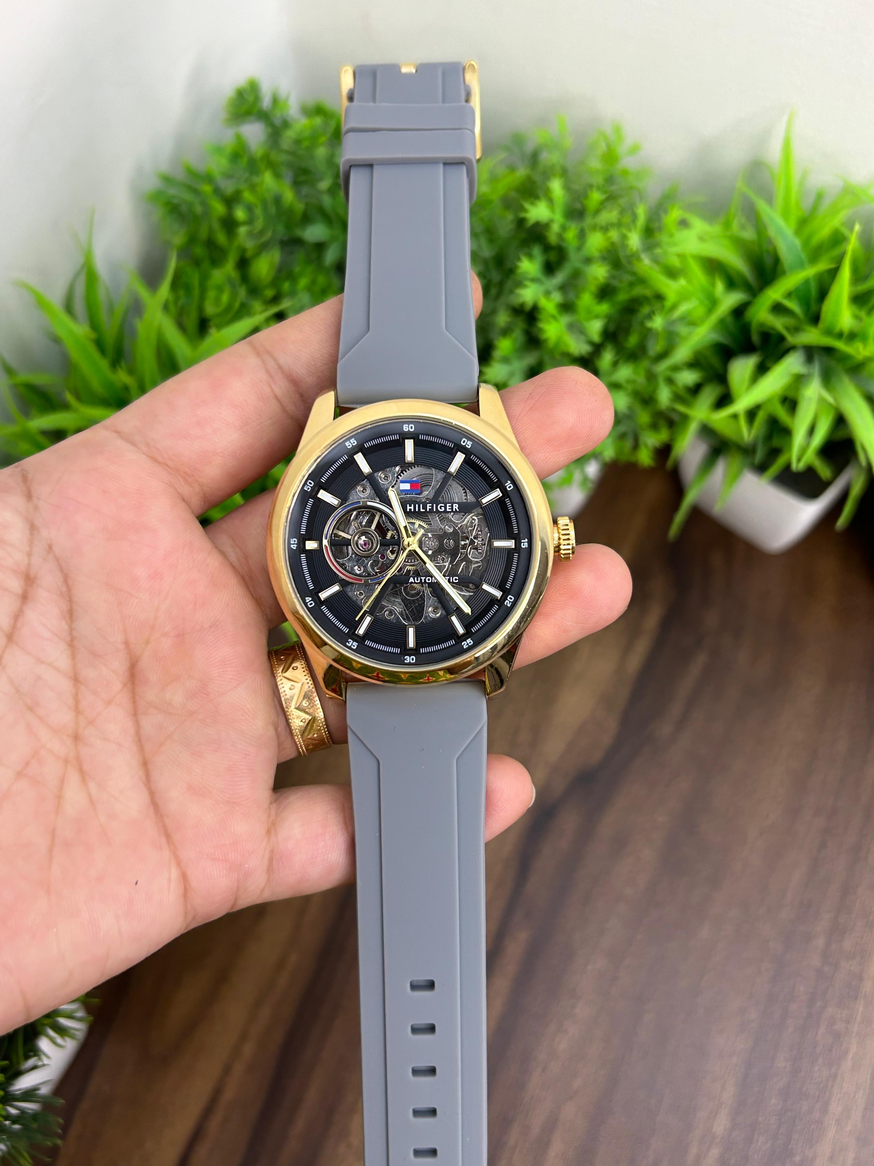 TOMMY AUTOMATIC, GOLD BODY WITH GREY SILICON STRAP