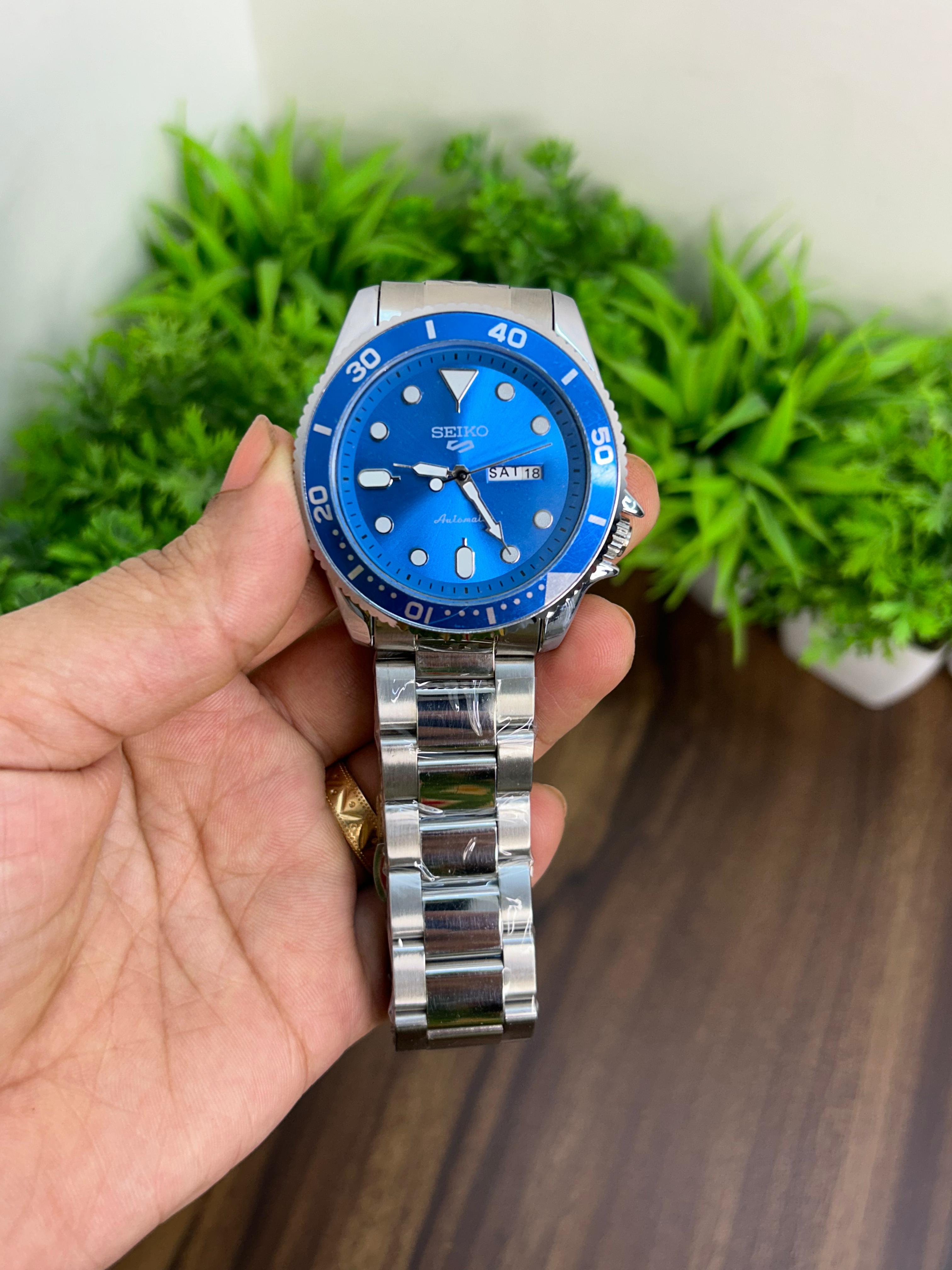 SEIKO DIVER BLUE WITH SILVER DIAL