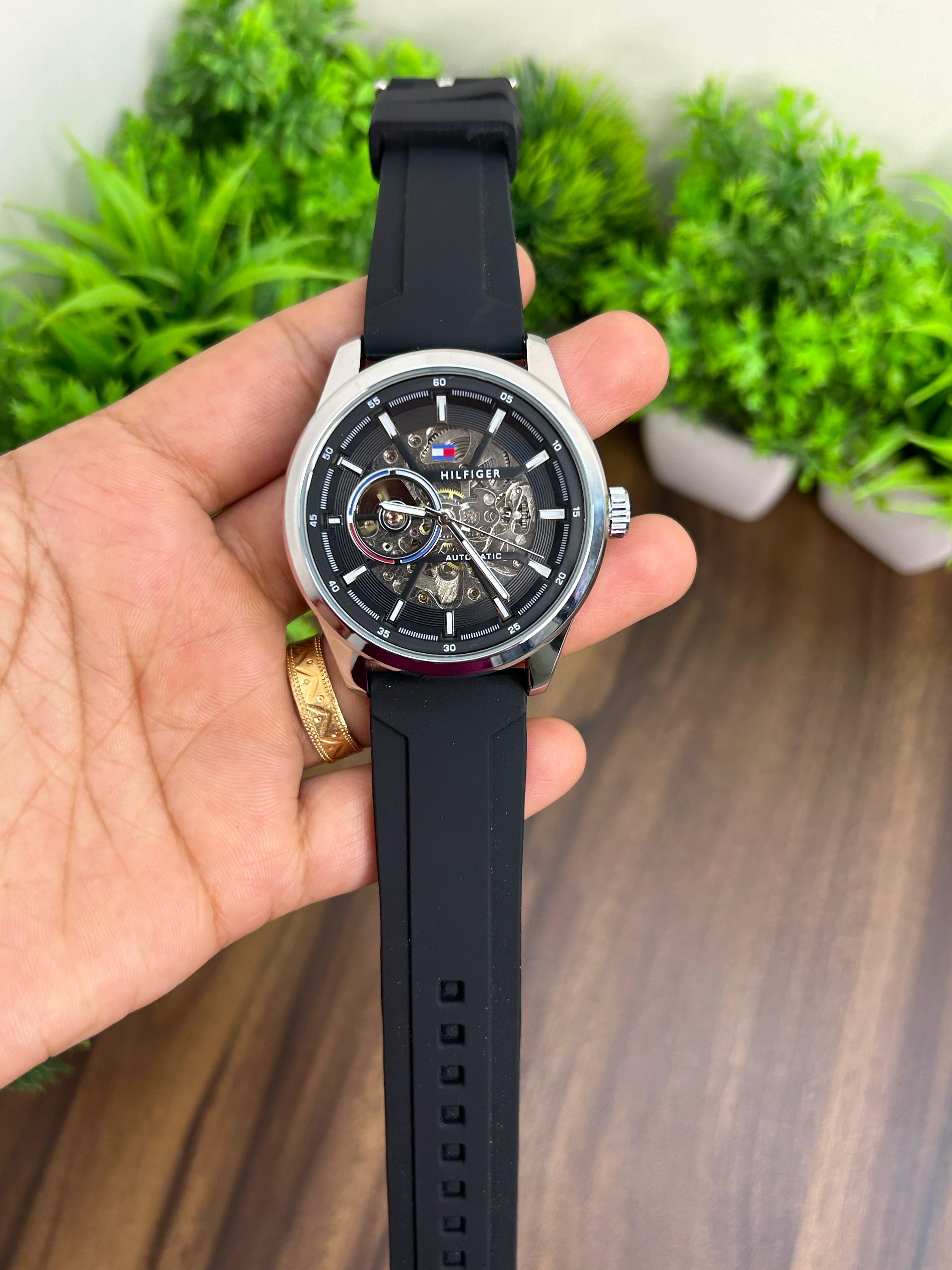 TOMMY AUTOMATIC SILVER WITH BLACK STRAP