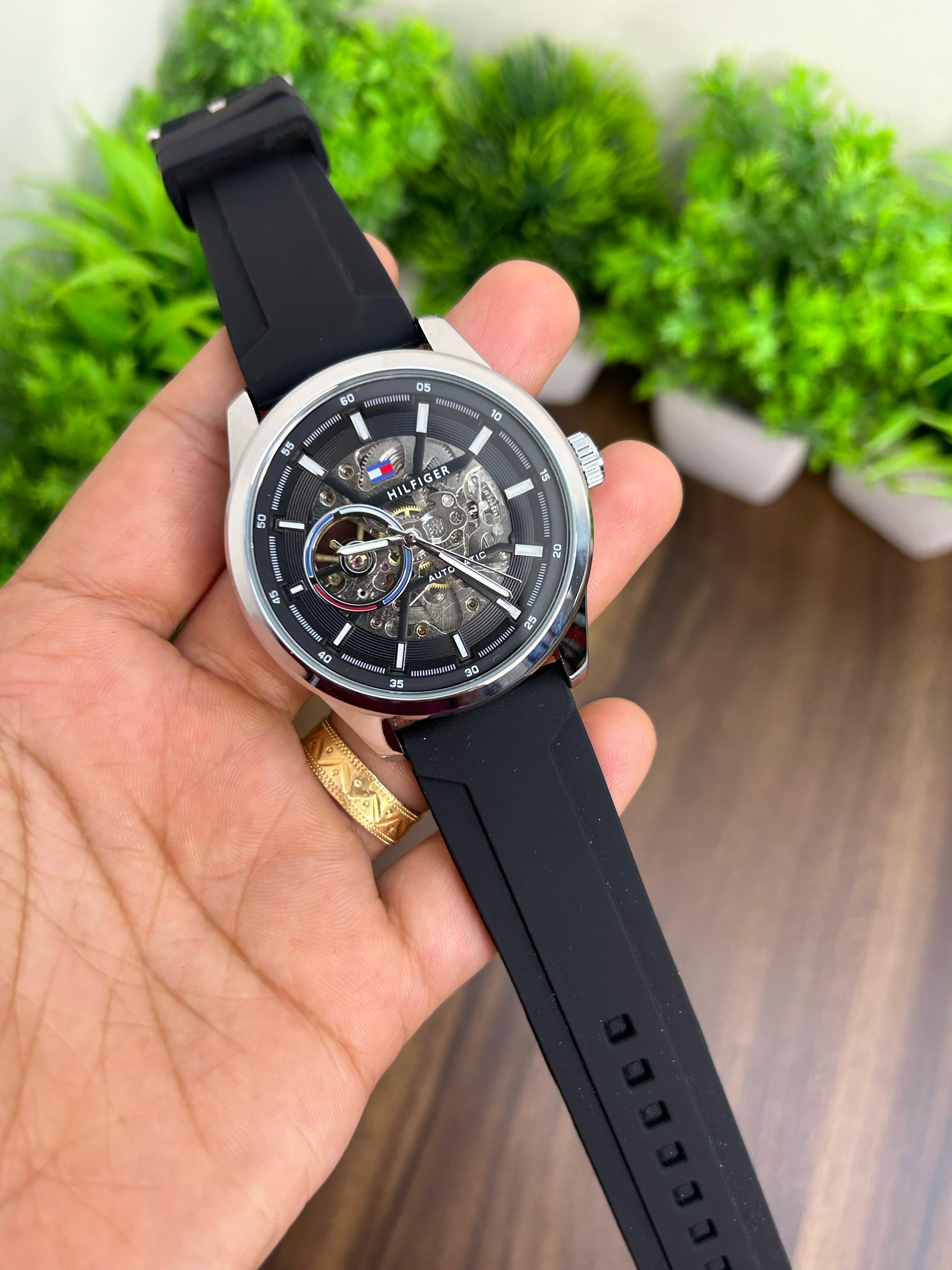 TOMMY AUTOMATIC SILVER WITH BLACK STRAP