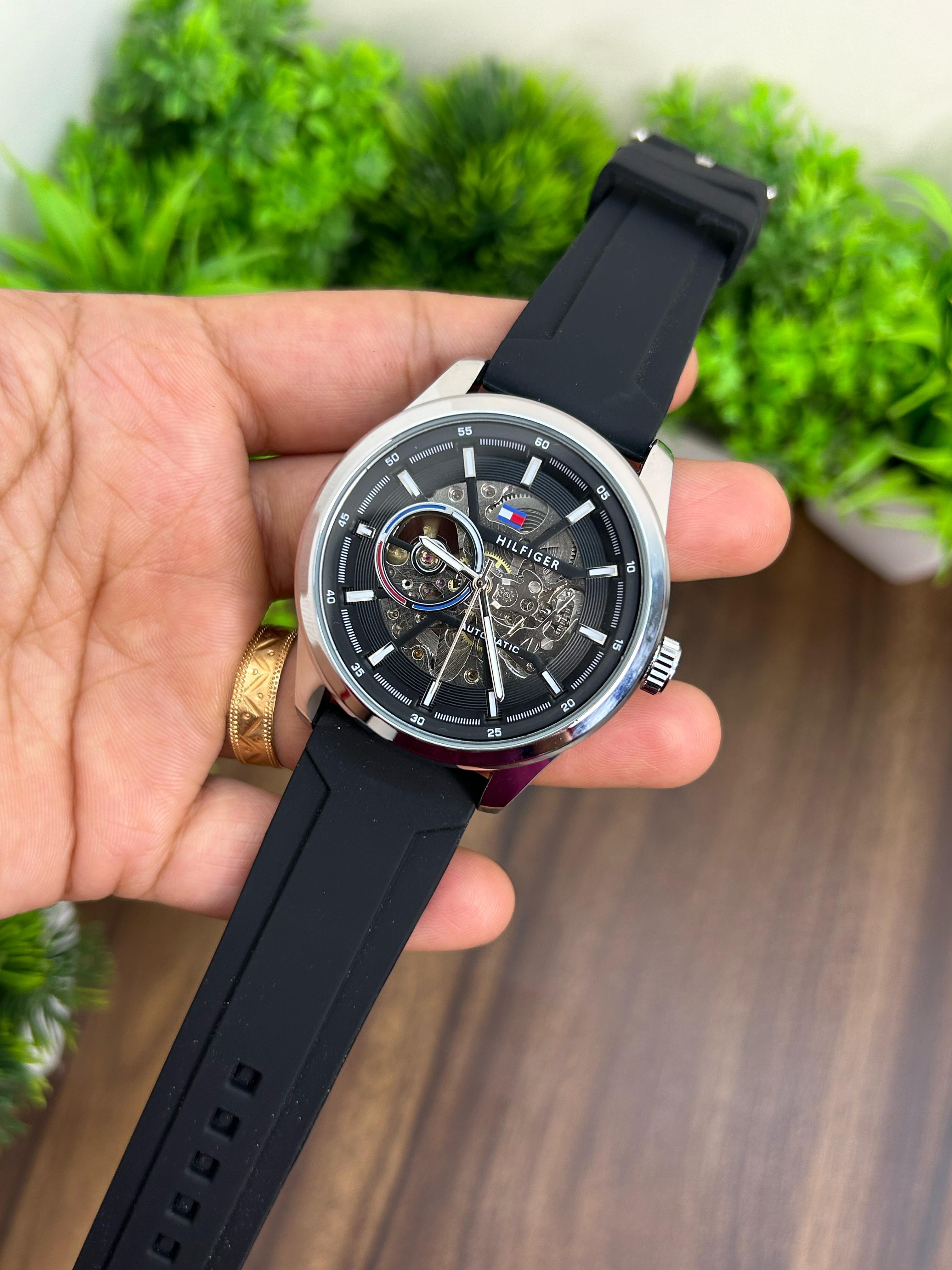 TOMMY AUTOMATIC SILVER WITH BLACK STRAP