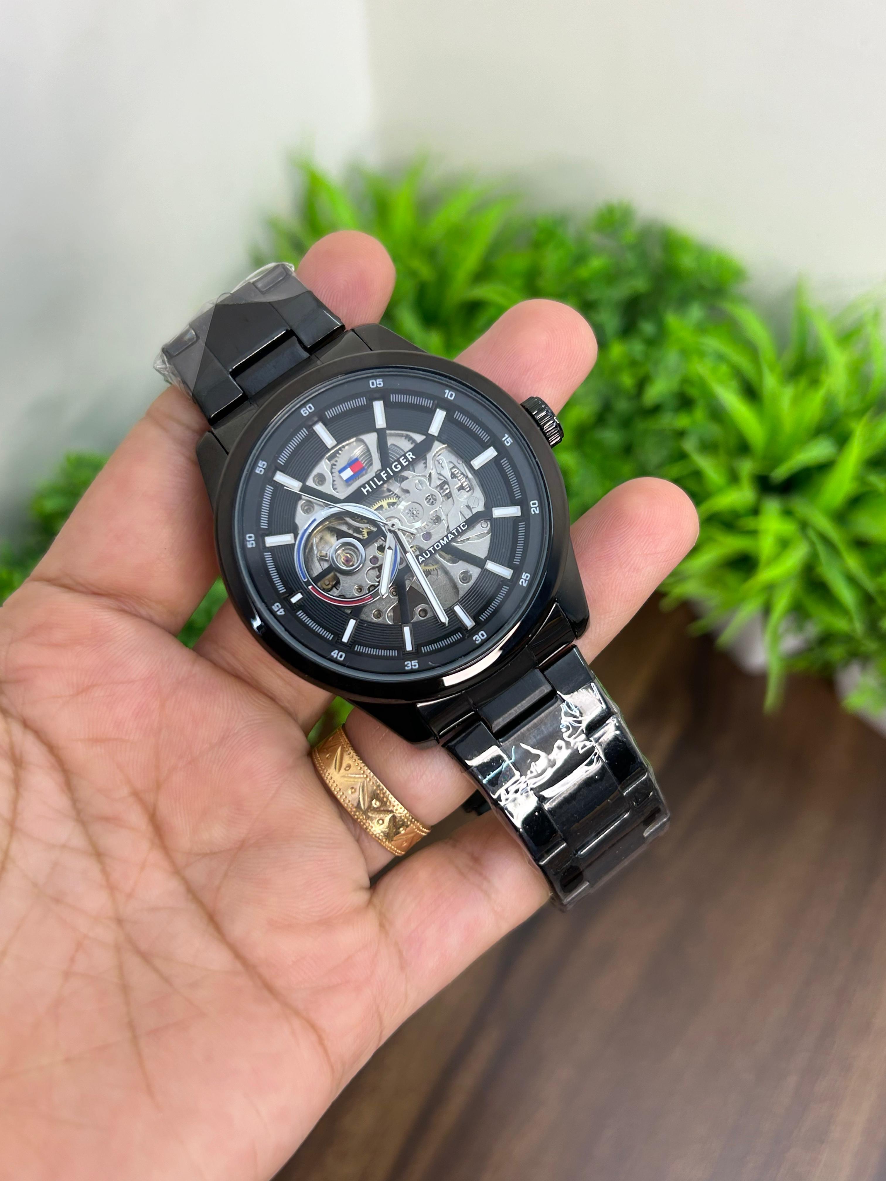 TOMMY HILFIGER ALL BLACK