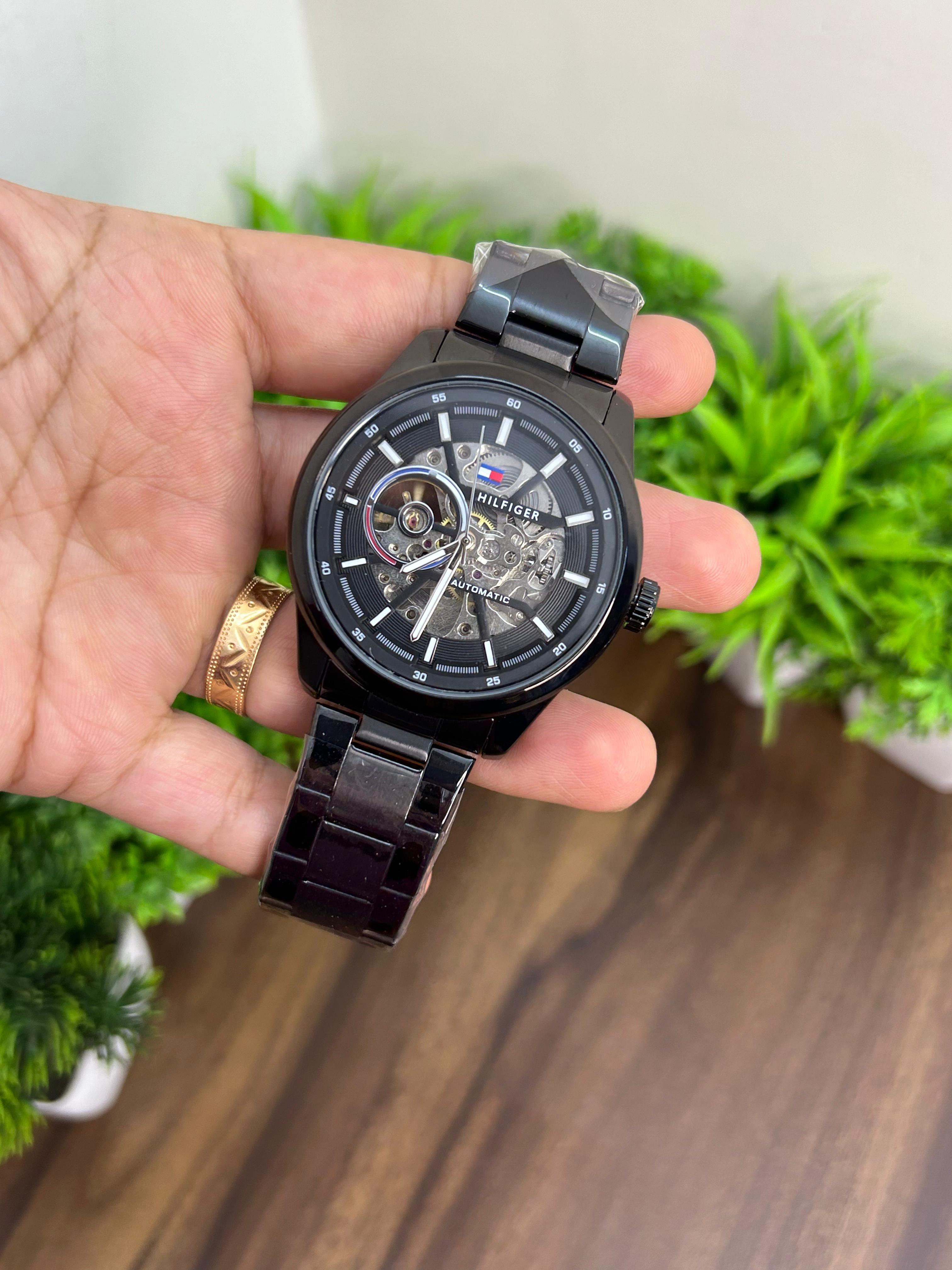 TOMMY HILFIGER ALL BLACK